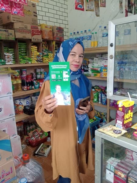 Mitra Bisadagang di tokonya (2)