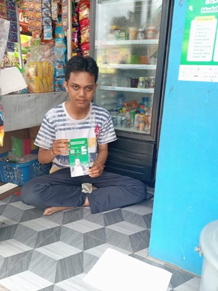 Mitra Bisadagang di tokonya (22)