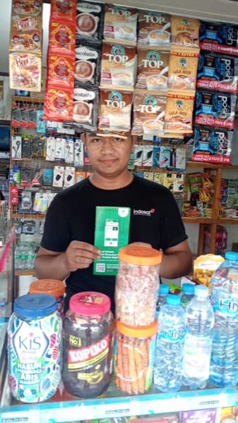 Mitra Bisadagang di tokonya (27)